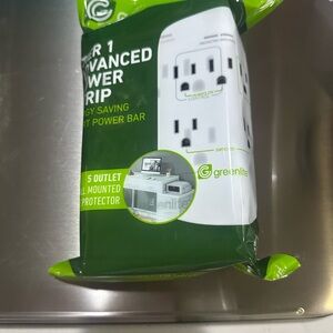 Advanced Power Strip - White